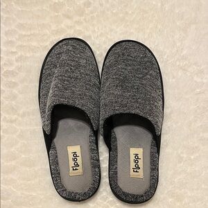 Floöpi Women's Black and Gray Slippers washable size 5-6
